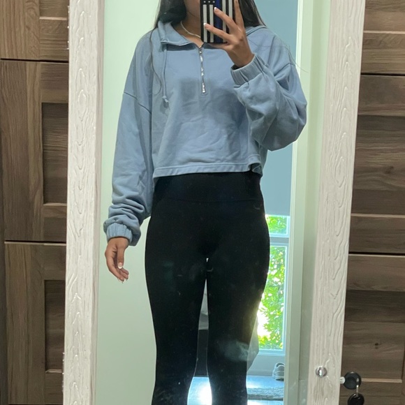 Blue Blush Cropped Sweatshirt - Picture 4 of 5
